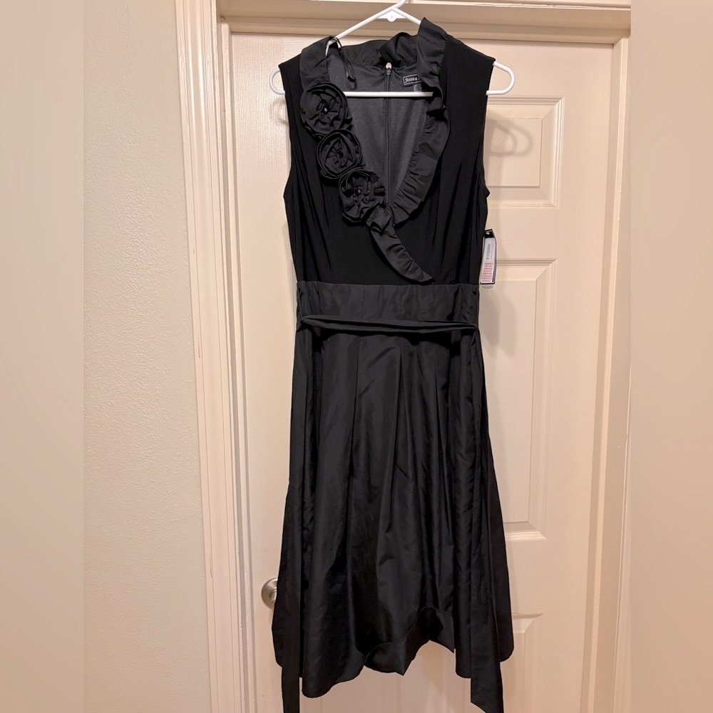 NWT Jessica Howard Black Dress with Floral Detail Womens Size 12